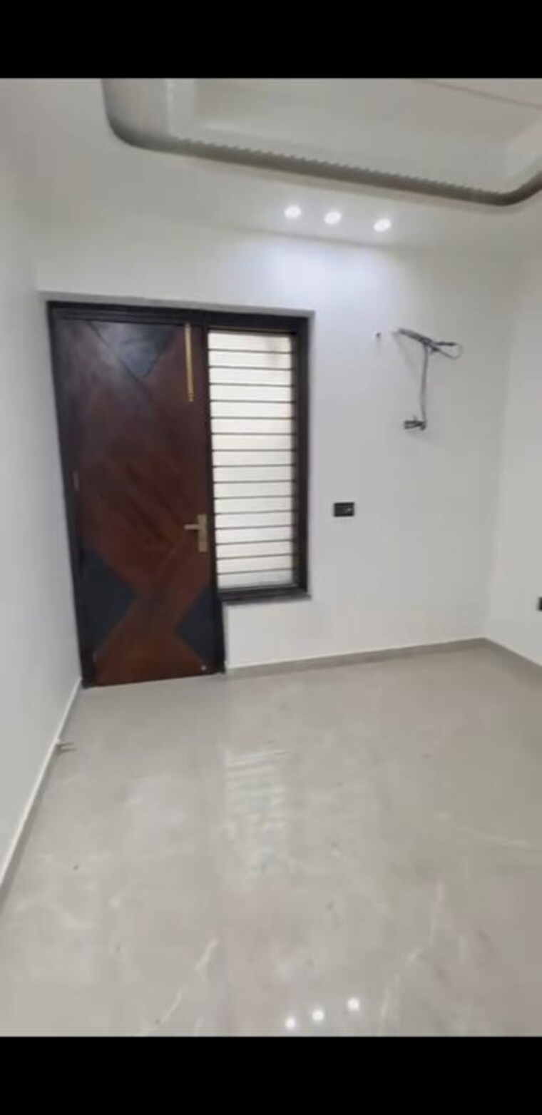 Room, bptp-eden-estate 3 Bedroom 180 Sq.Yd. Builder Floor In Sector 81 Faridabad 10274547