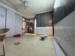 Team Area in 2 BHK Apartment at Chattarpur – for Rent