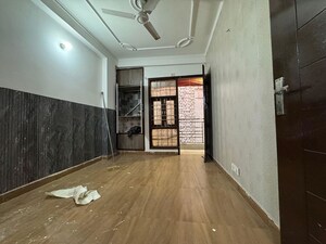 Room in 2 BHK Apartment at Chattarpur – for Rent