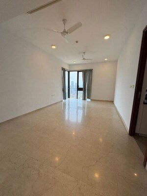 Room in 2 BHK Apartment at Lodha The Park, Worli – for Rent