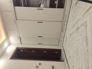 Furnished Amenities in 2 BHK Builder Floor at Dayanand Colony – for Rent