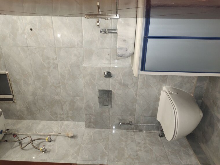 Bathroom, dayanand colony 2 Bedroom 1000 Sq.Ft. Builder Floor In Dayanand Colony Delhi 10274587