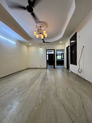 Room in 2 BHK Apartment at Chattarpur – for Rent