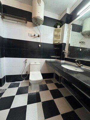 Team Area in 2 BHK Apartment at Chattarpur – for Rent