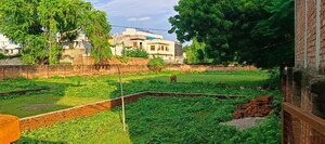  Plot – Garden View at Jankipuram - for Sale