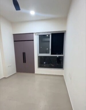 Room in 3 BHK Apartment at Windsor Garden Enclave, Vasant Vihar – for Rent