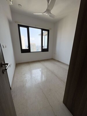 Room in 2 BHK Apartment at Lodha The Park, Worli – for Rent