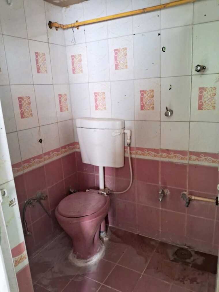 Bathroom, chandkheda 1 RK 465 Sq.Ft. Independent House In Chandkheda Ahmedabad 10274615