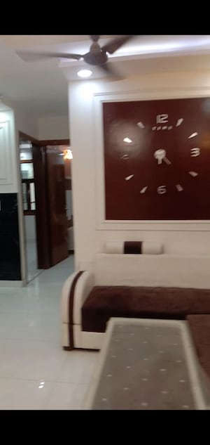 Furnished Amenities in 3 BHK Builder Floor at Dwarka Mor – for Sale