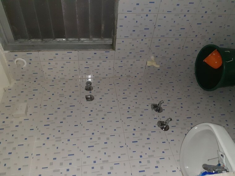 Bathroom, bhoomi-sra-chs 1 Bedroom 450 Sq.Ft. Apartment In Goregaon East Mumbai 10274642