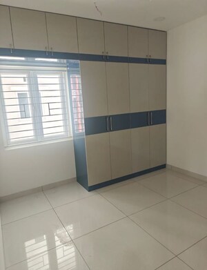 Room in 2.5 BHK Apartment at Aparna Zenon, Puppalaguda – for Rent