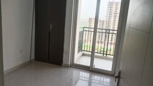 Room in 3 BHK Apartment at Eldeco Live By The Greens, Sector 150 – for Rent