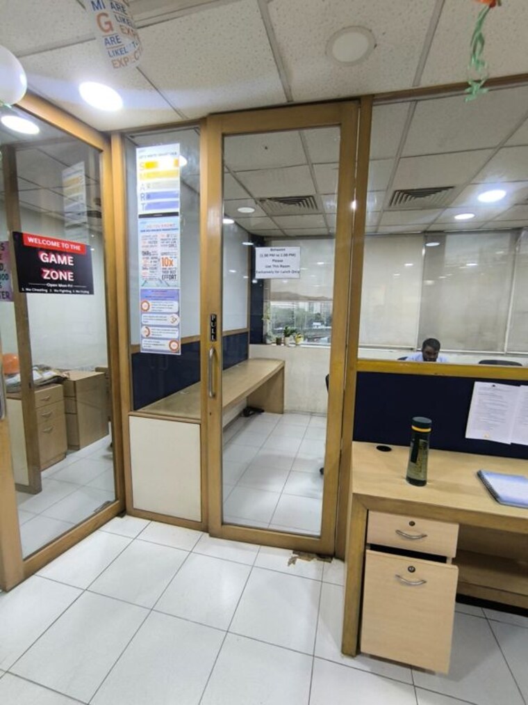 Team Area, town-centre Commercial Office Space 2200 Sq.Ft. In Andheri East Mumbai 9361509