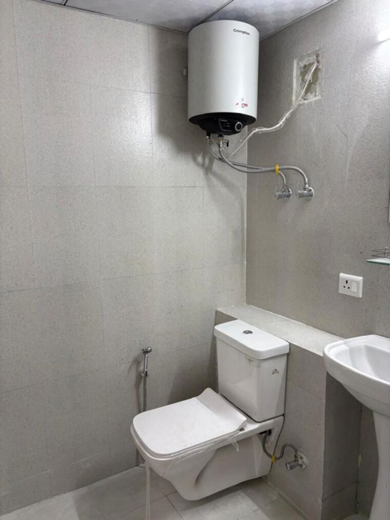 Bathroom, sector 19b dwarka 3 Bedroom 1800 Sq.Ft. Apartment In Sector 19b Dwarka Delhi 9542731