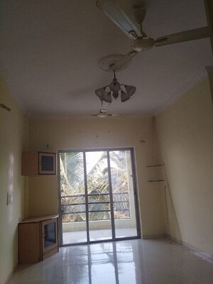 Room in 2 BHK Apartment at Jeff Surobhi Township, Tingre Nagar – for Rent