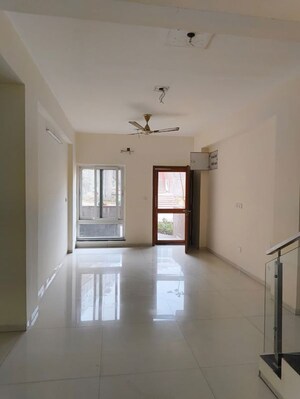 Room in 5 BHK Villa at Kachana – for Rent