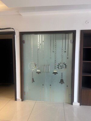 Room in 3 BHK Apartment at Marina Skies, Hi Tech City – for Rent