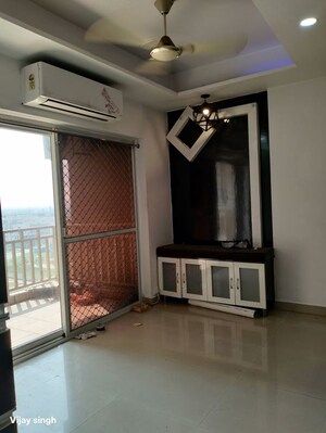 Room in 2.5 BHK Builder Floor at Smart World Gems, Sector 89 – for Rent