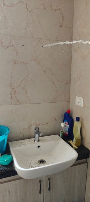 Furnished Amenities in 2.5 BHK Builder Floor at Smart World Gems, Sector 89 – for Rent