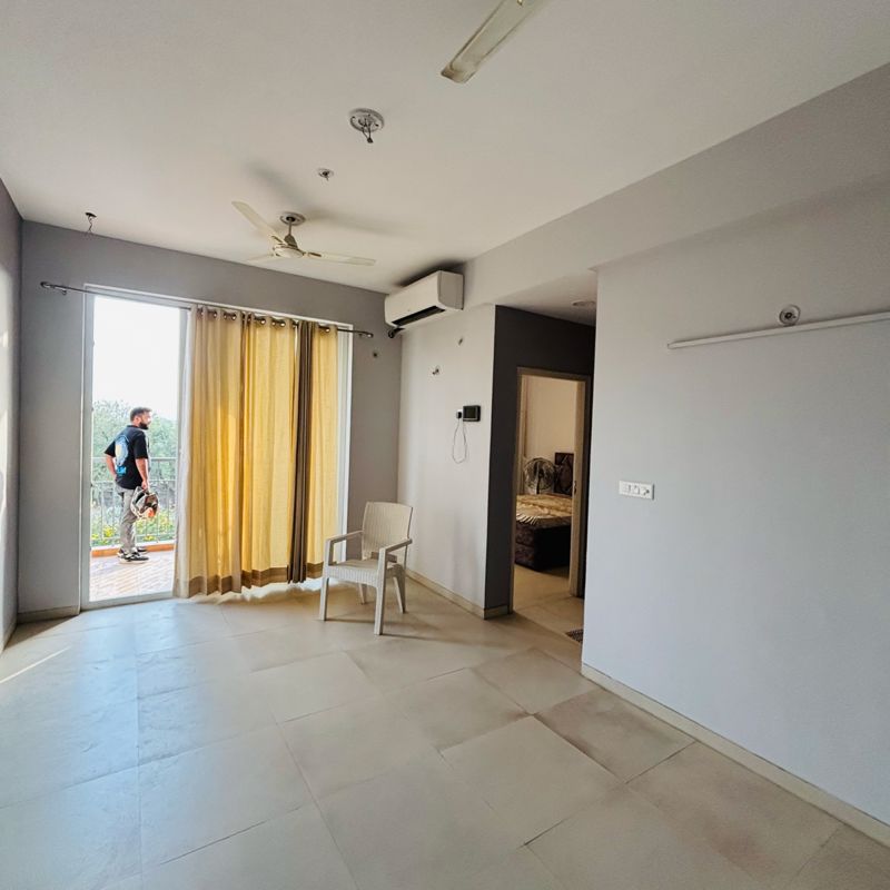 2 BHK Apartment For Rent in Supertech Hues