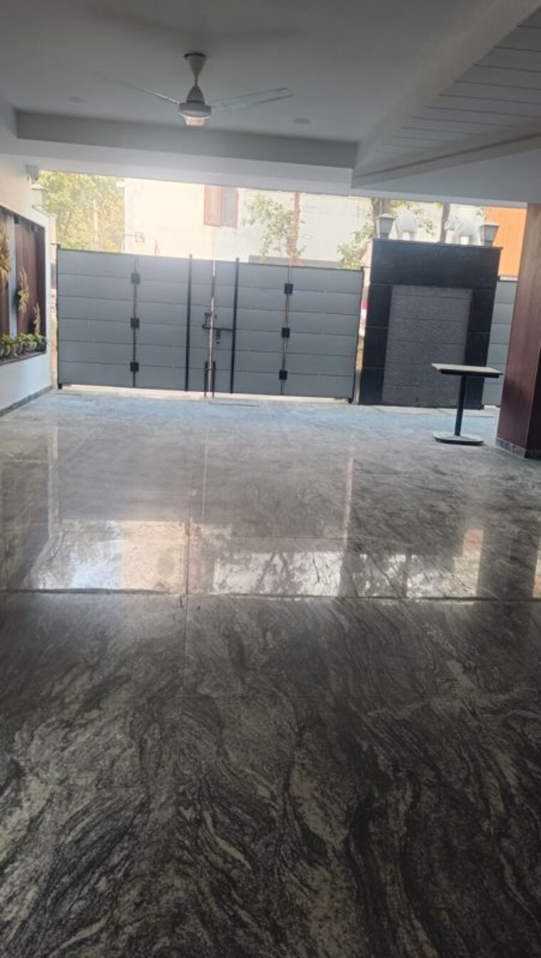  Parking, saket 3 Bedroom 1800 Sq.Ft. Builder Floor In Saket Delhi 10274764
