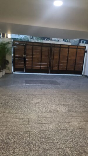 Parking in 3 BHK Builder Floor at Saket – for Rent