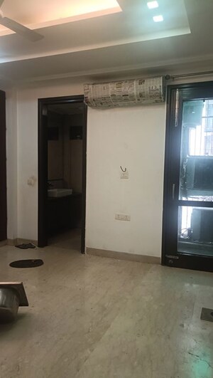 Room in 3 BHK Builder Floor at Saket – for Rent