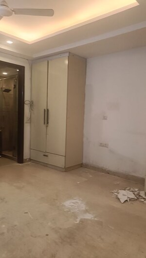 Room in 3 BHK Builder Floor at Saket – for Rent