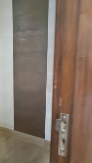 Furnished Amenities in 3 BHK Builder Floor at Shivalik Colony – for Rent