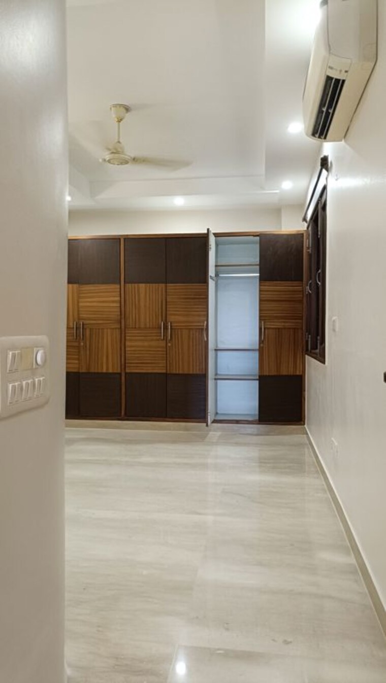 Room, shivalik colony 3 Bedroom 1600 Sq.Ft. Builder Floor In Shivalik Colony Delhi 10274778