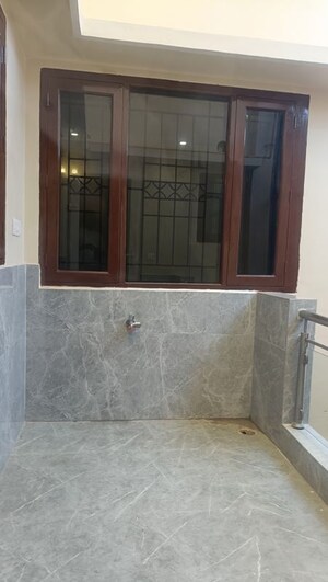 Room in 3 BHK Builder Floor at Shivalik Colony – for Rent