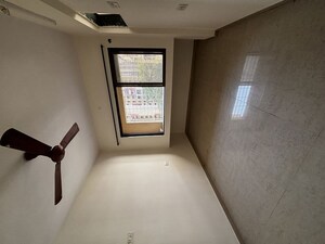 Room in 2 BHK Apartment at Riddhi Garden, Malad East – for Rent