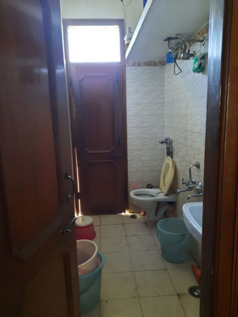 Bathroom, sector 43 2 Bedroom 1000 Sq.Ft. Builder Floor In Sector 43 Chandigarh 10274817