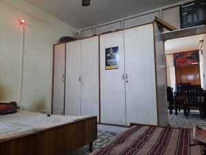 Room in 2 BHK Builder Floor at Sector 43 – for Rent