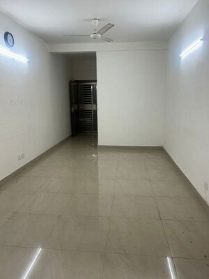Room in 2 BHK Apartment at Suncity Avenue 76, Sector 76 – for Sale