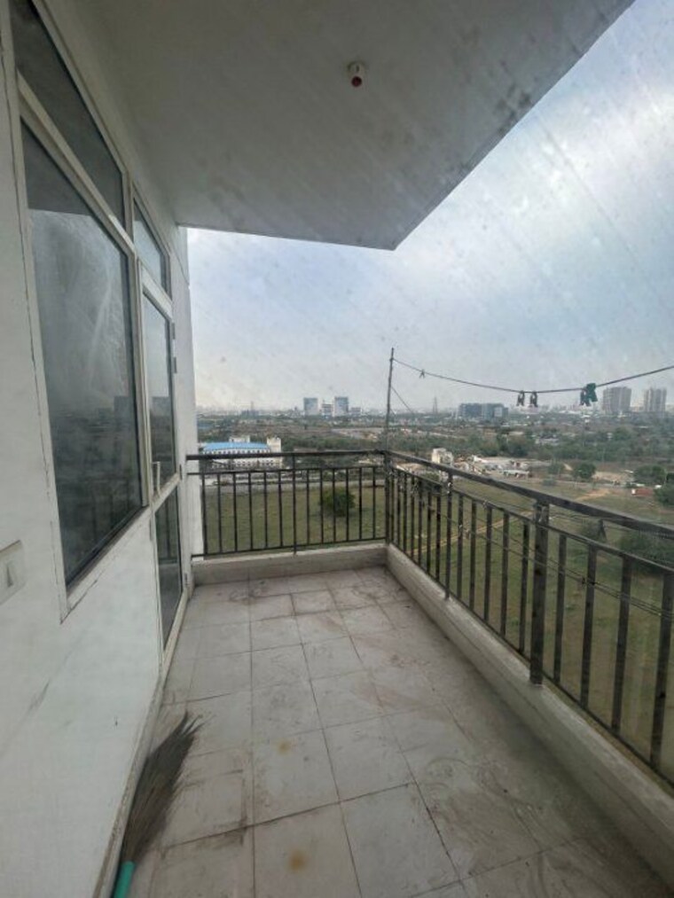 Balcony, suncity-avenue-76 2 Bedroom 682 Sq.Ft. Apartment In Sector 76 Gurgaon 10271289