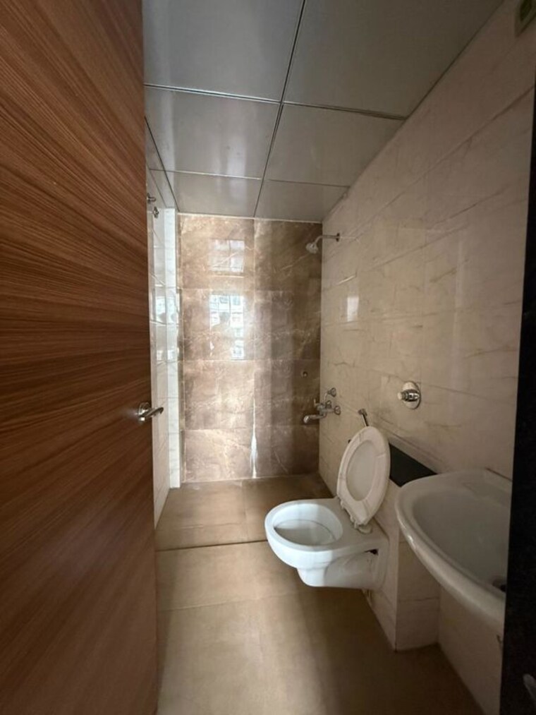 Bathroom, saheel-itrend-life 2 Bedroom 720 Sq.Ft. Apartment In Wakad Pune 10274852