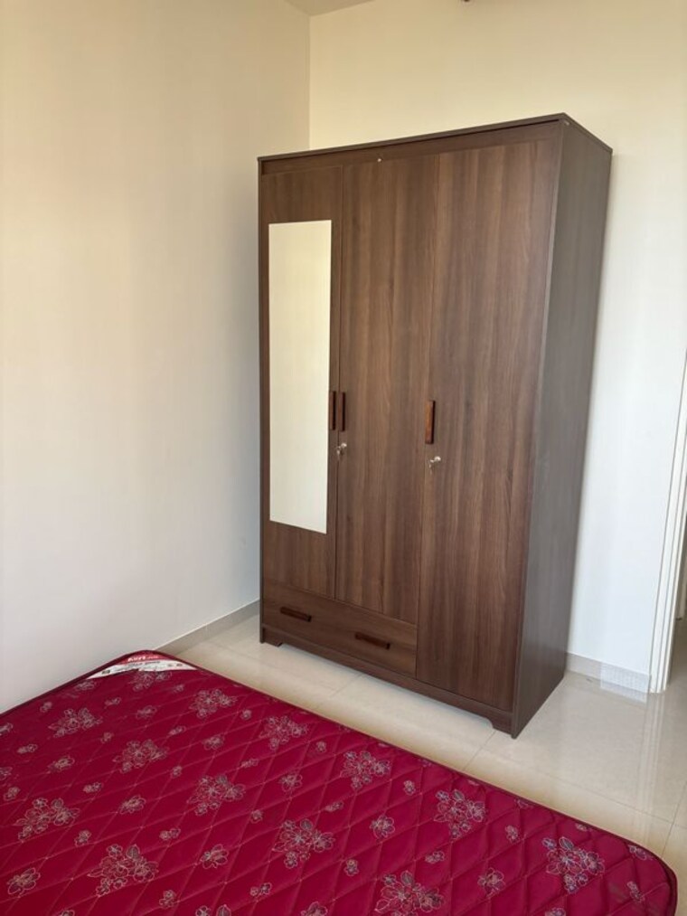 Bedroom, hiranandani-queensgate 1 Bedroom 595 Sq.Ft. Apartment In Hulimavu Bangalore 10025005