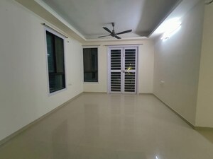 Room in 3 BHK Apartment at Nyati Environ, Tingre Nagar – for Rent