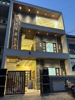 4 BHK + Pooja Room,Servant Room,Study Room,Extra Room 128 Sq.Yd. Independent House in Sector 125