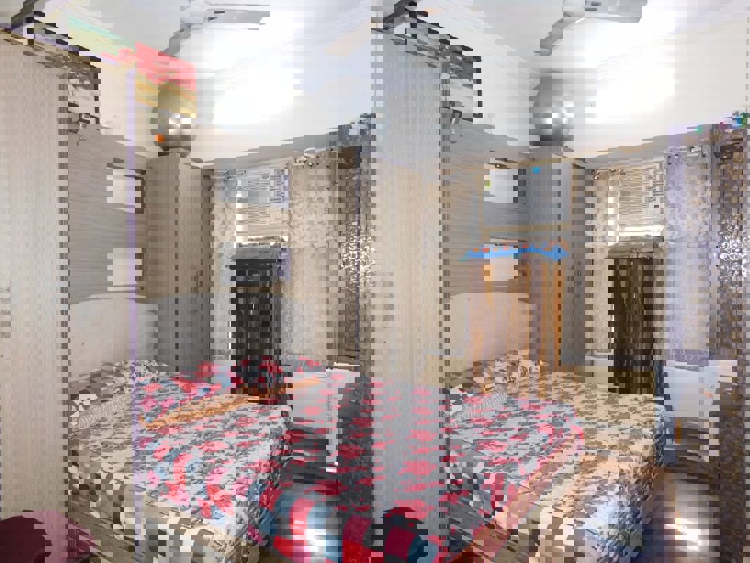 1.5 BHK 750 Sq.Ft. Apartment in Ankur Building