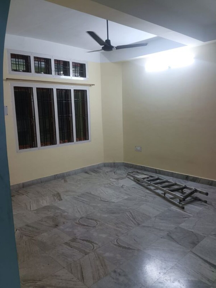 Room, six mile 3 Bedroom 1350 Sq.Ft. Villa In Six Mile Guwahati 10274916