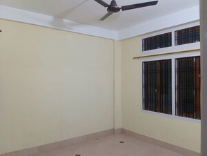 Room in 3 BHK Villa at Six Mile – for Rent