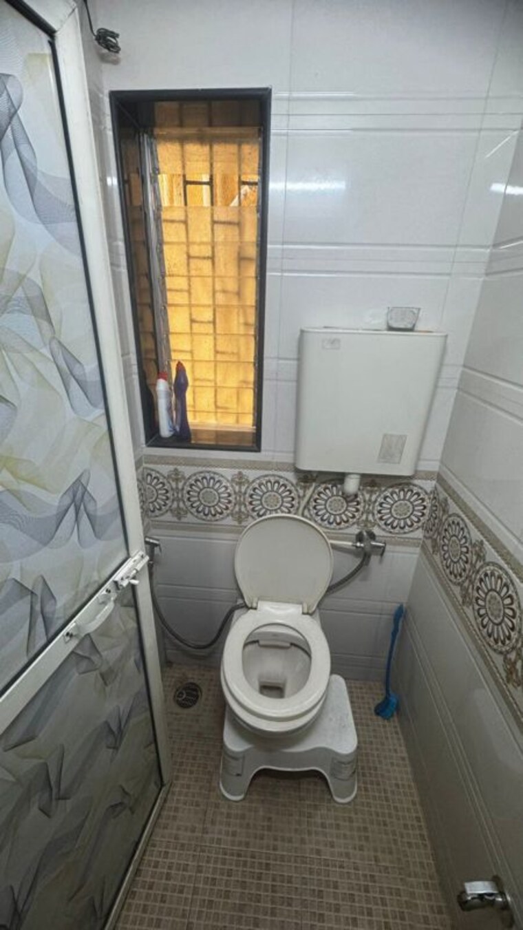 Bathroom, ankur-building 1.5 Bedroom 750 Sq.Ft. Apartment In Malad West Mumbai 10274924