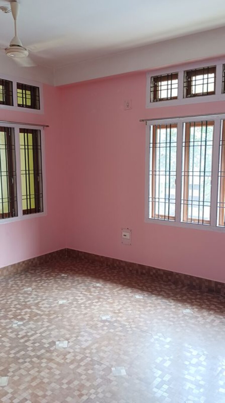 Room, six mile 2 Bedroom 1000 Sq.Ft. Villa In Six Mile Guwahati 10274926