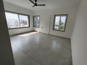 Room in 4 BHK Apartment at Vijay Kunj Apartment, Kothrud – for Rent