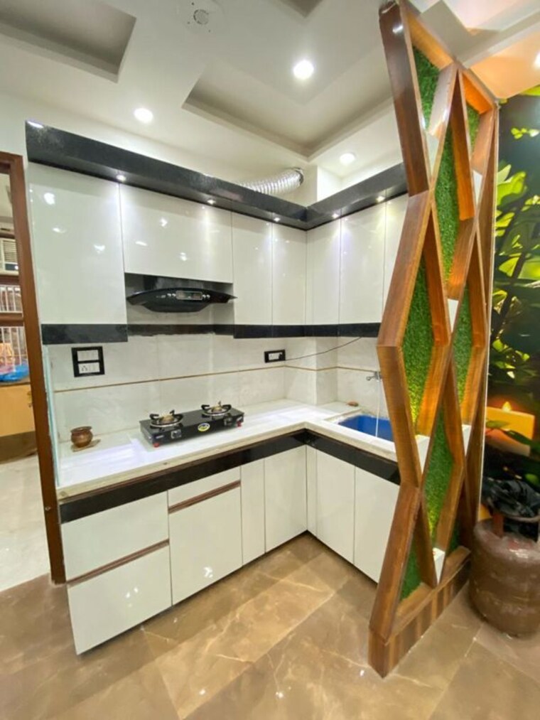 Kitchen, uttam nagar west 2 Bedroom 2150 Sq.Yd. Builder Floor In Uttam Nagar West Delhi 10274942