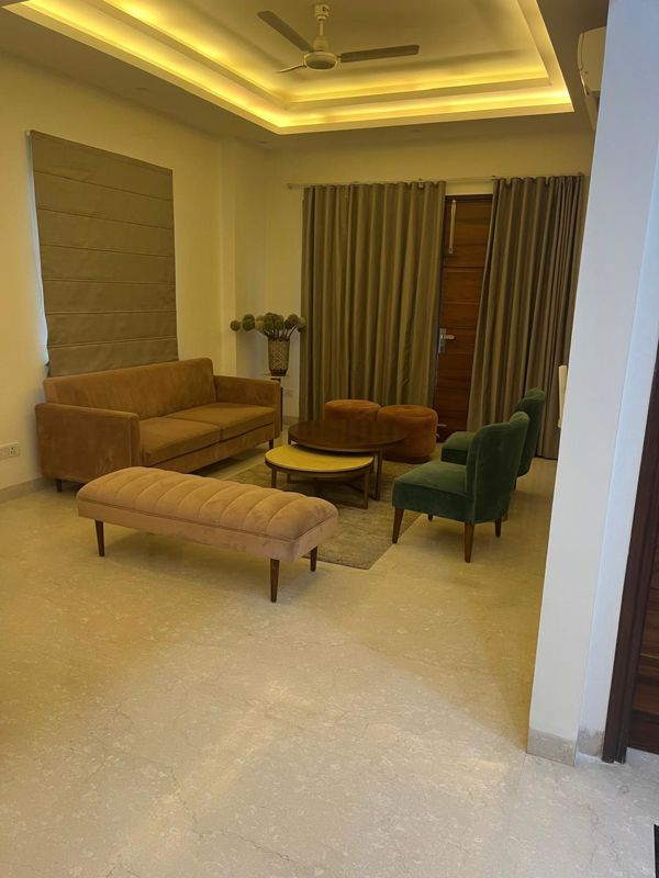 4 BHK + Servant Room Builder Floor For Rent in Unitech South City 1