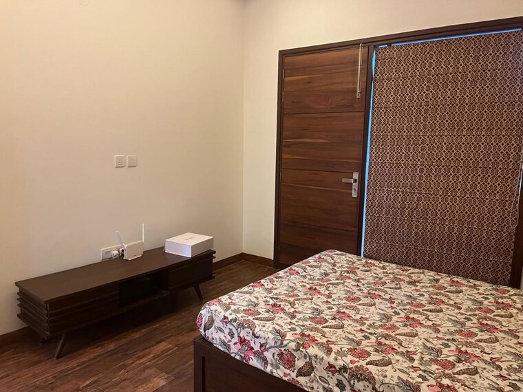 Bedroom, unitech-south-city-1 4 Bedroom 3200 Sq.Ft. Builder Floor In South City 1 Gurgaon 10274961
