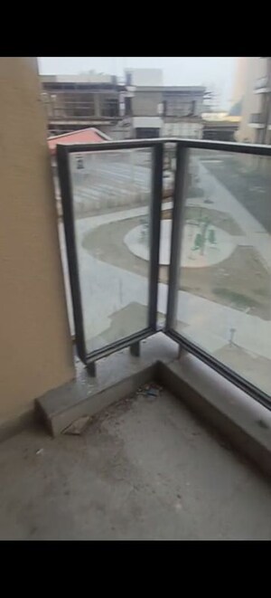 Furnished Amenities in 4 BHK Apartment at Shalimar One World Belvedere Court 3, Gomti Nagar – for Rent